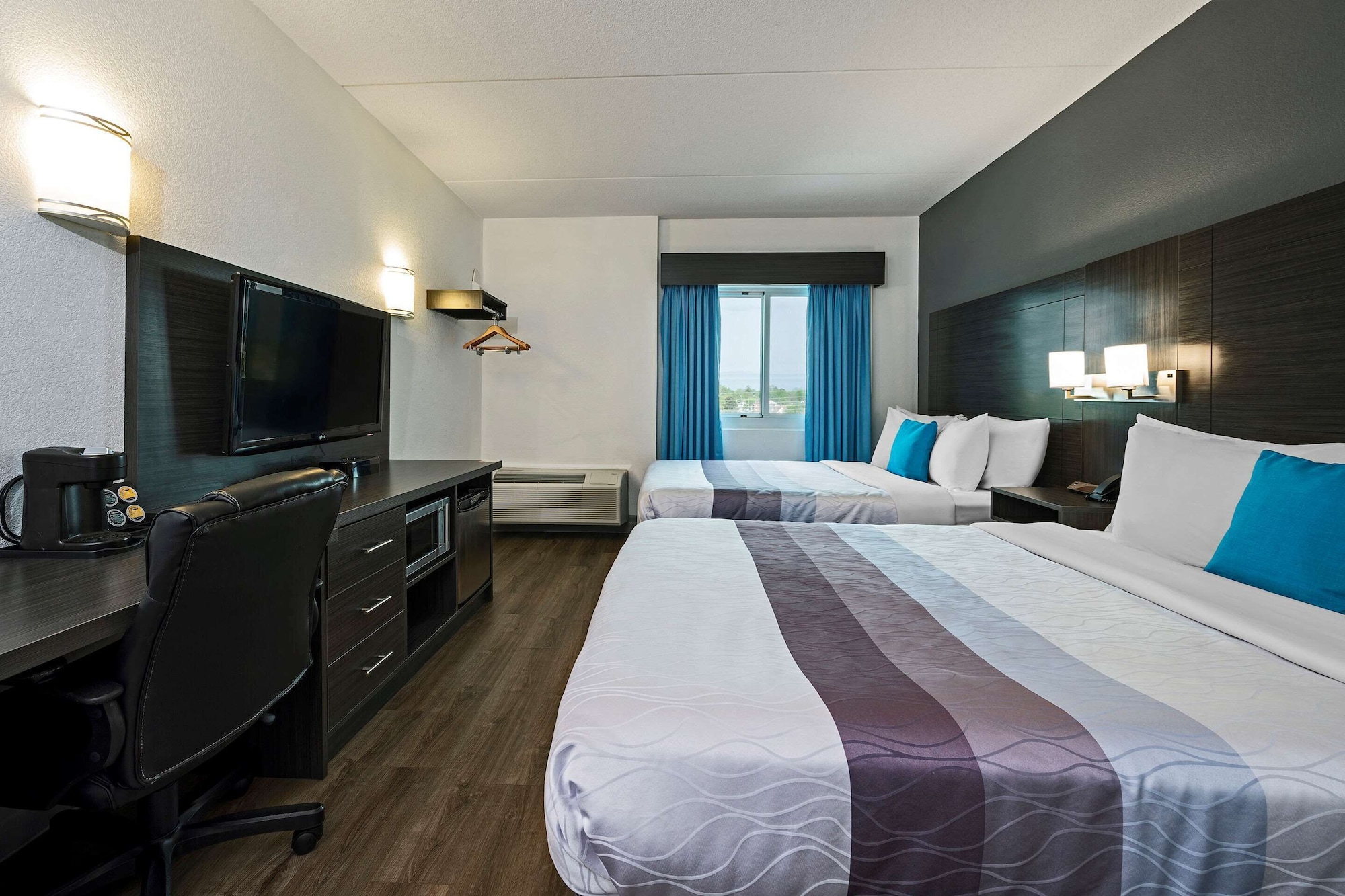 STANDARD, 2 QUEEN BEDS