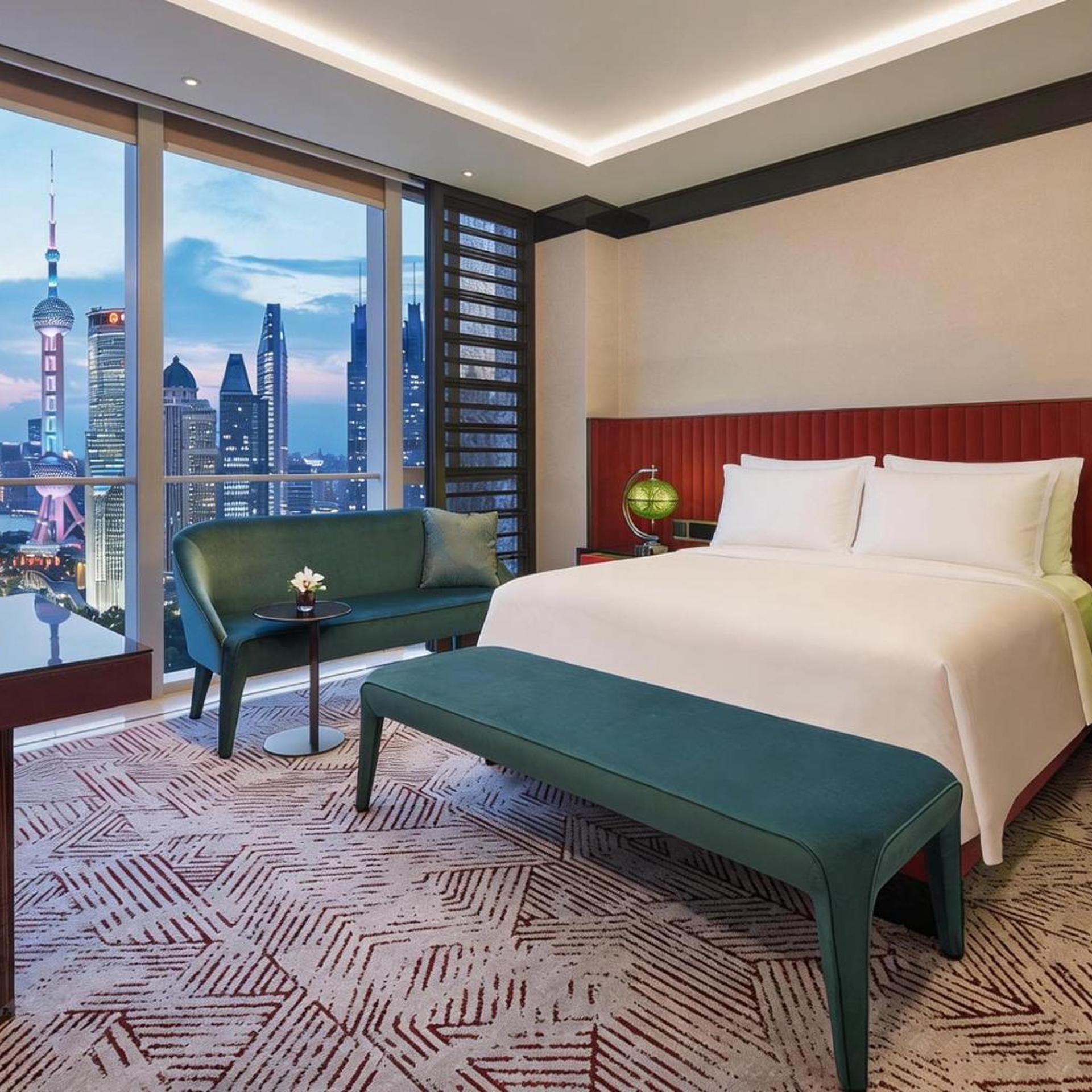 Regent, King Bed, River View