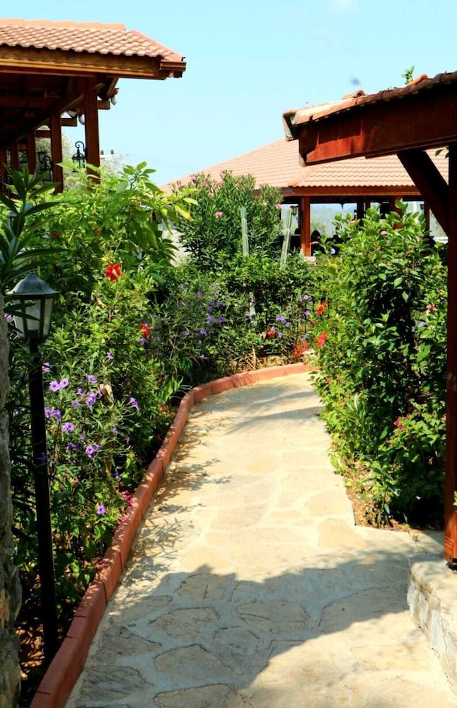 Celay Hotel 28/38