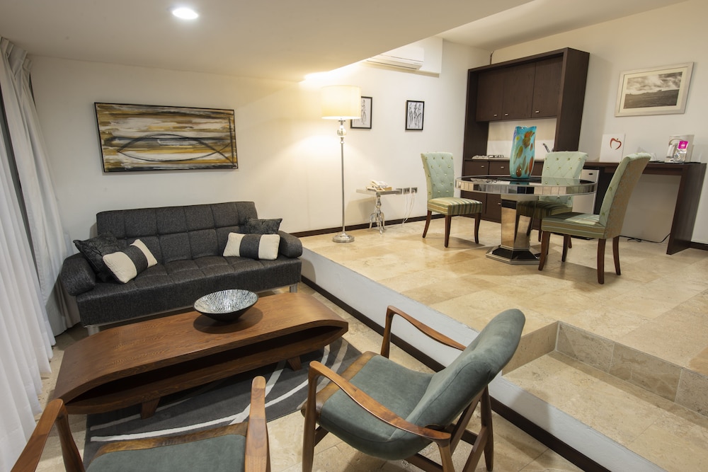 Colombe Hotel Boutique 55/76