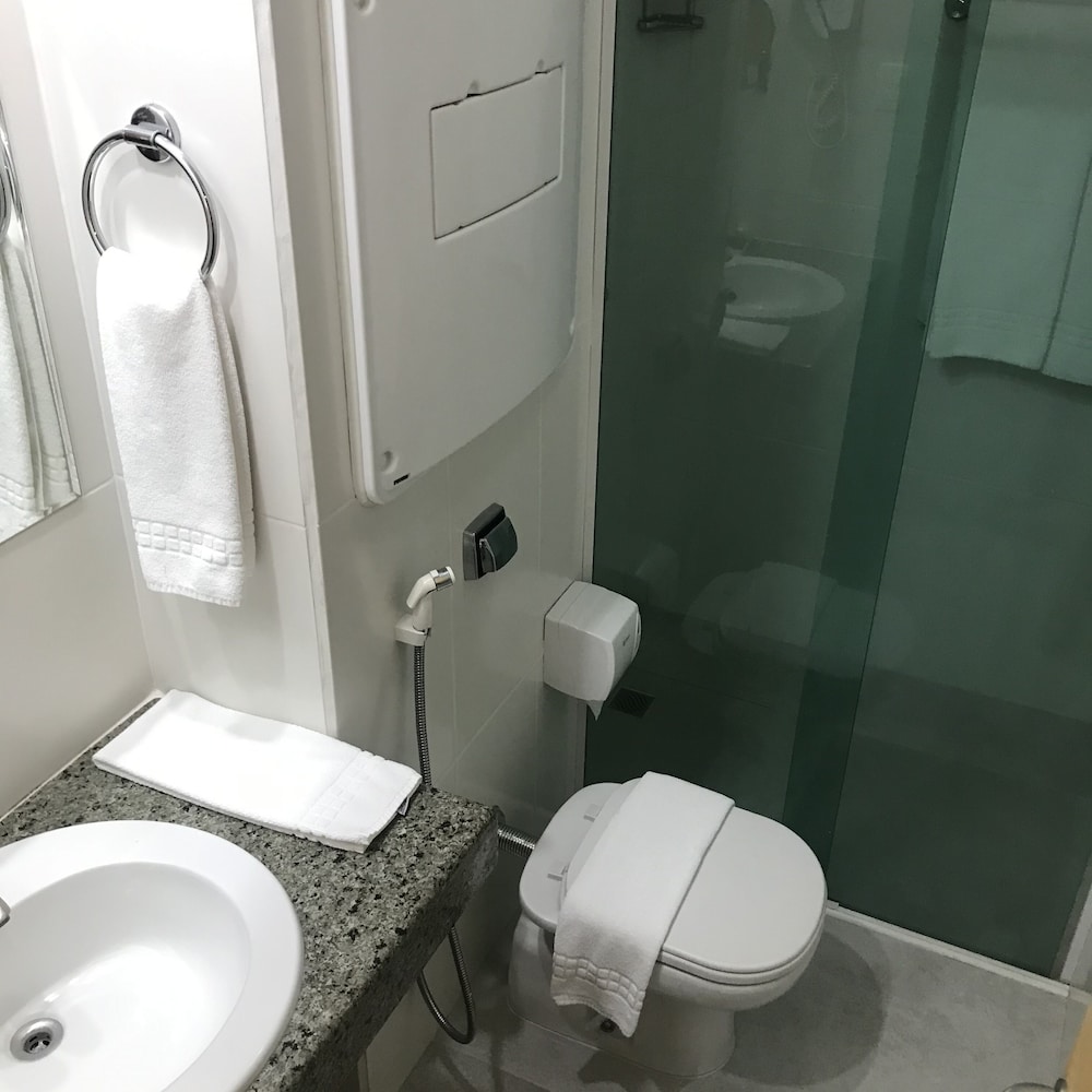 Oitis Hotel 24/63