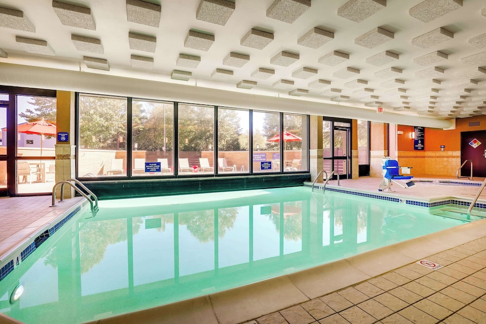 Drury Inn & Suites Charlotte University Place 23/50