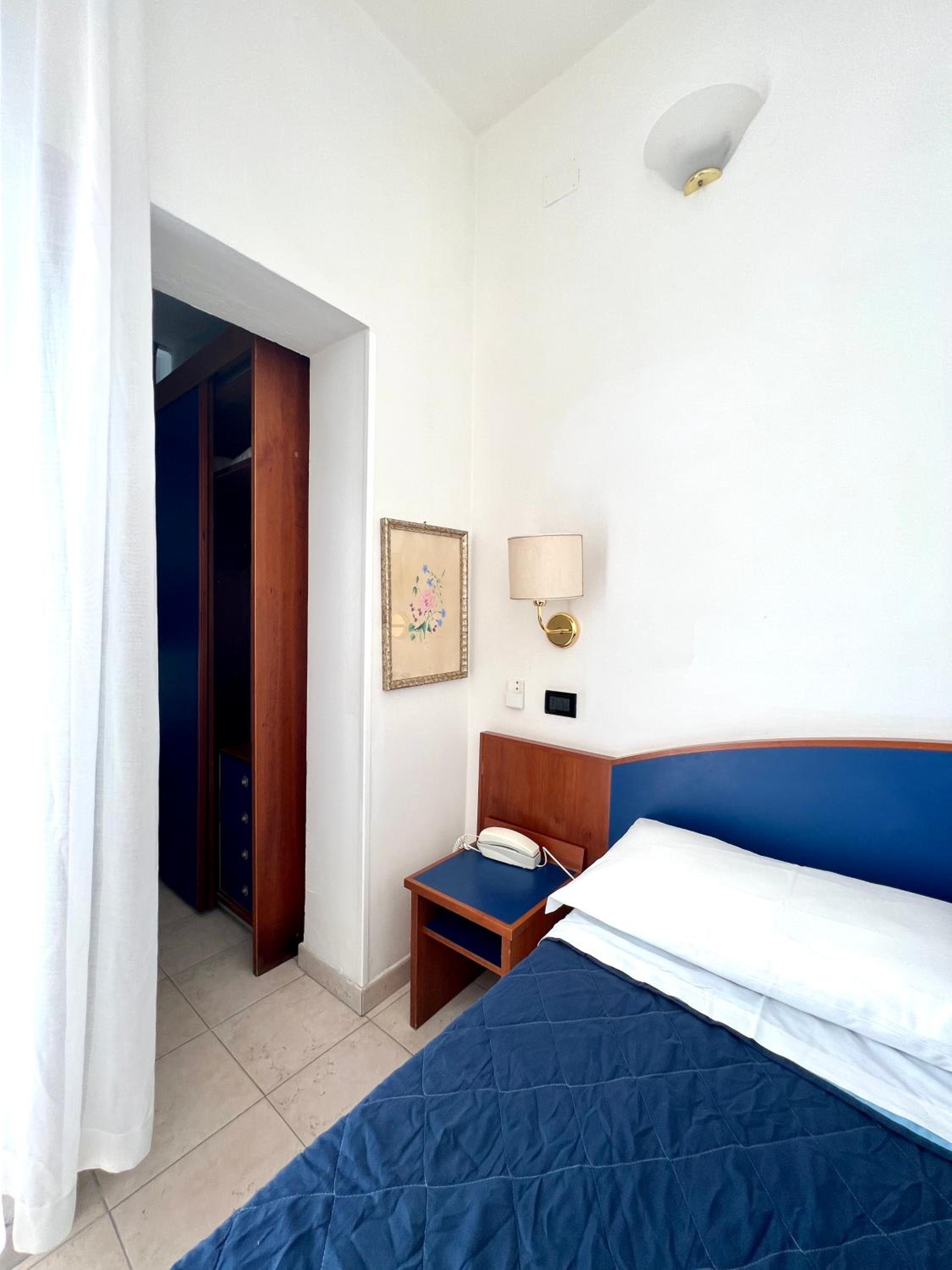 غرفة مفردة، Hotel Montecarlo 2/10