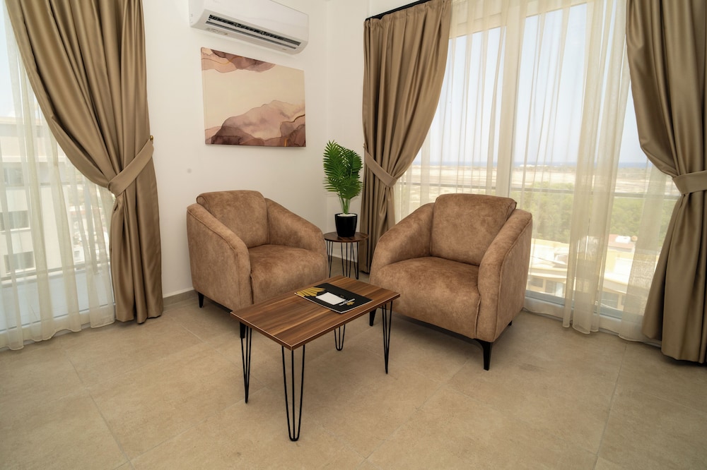 Crown Salamis Hotel 19/25
