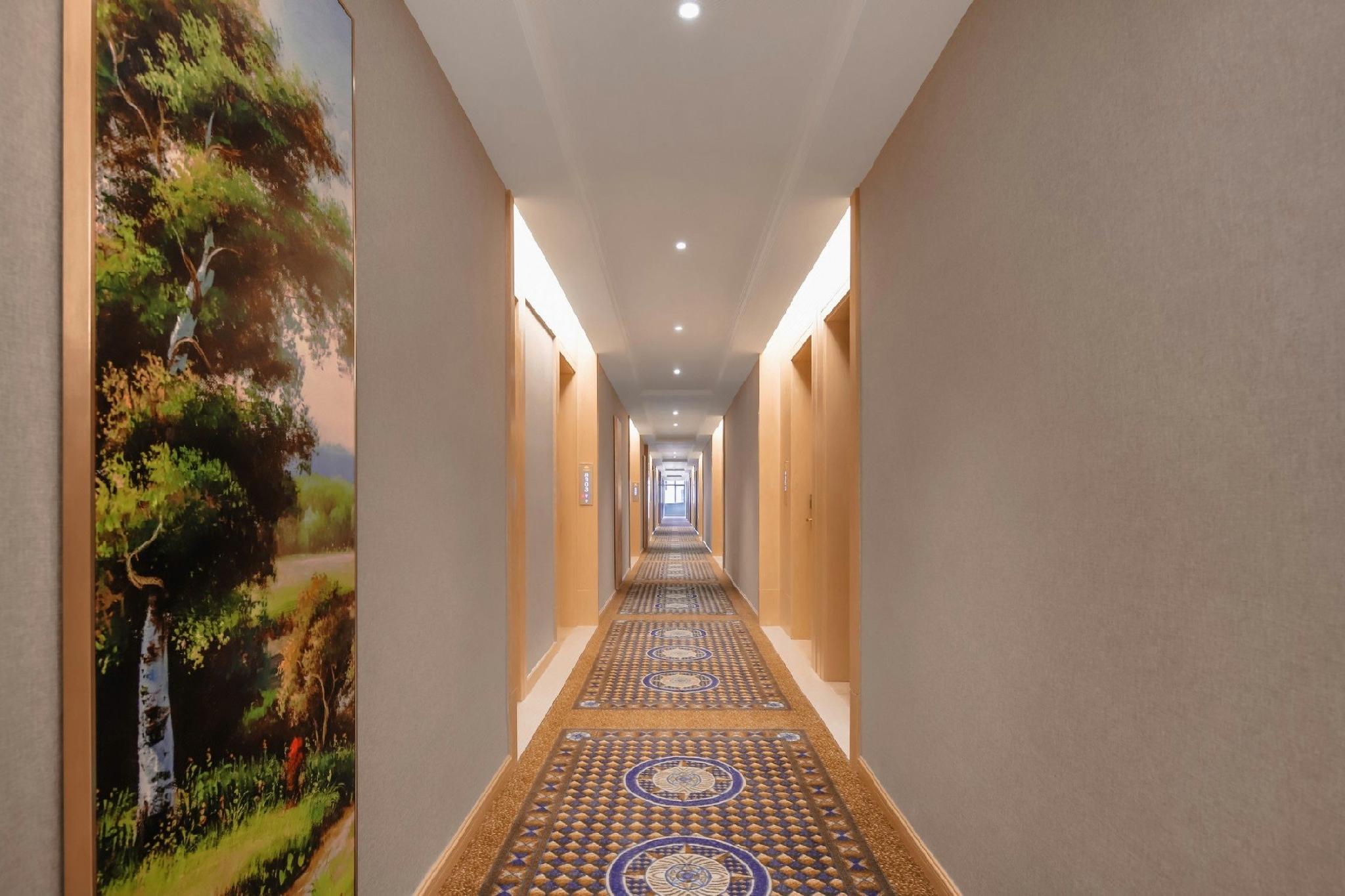 Vienna Hotel(Wanda store, Honggutan, Nanchang) 34/35