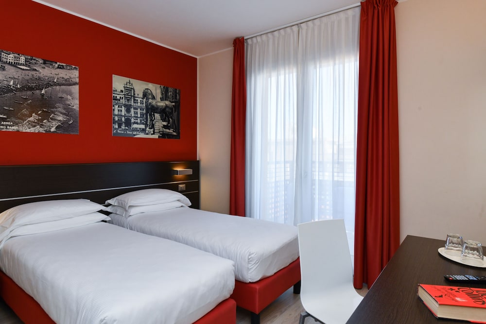 Vienna Hotel 21/56