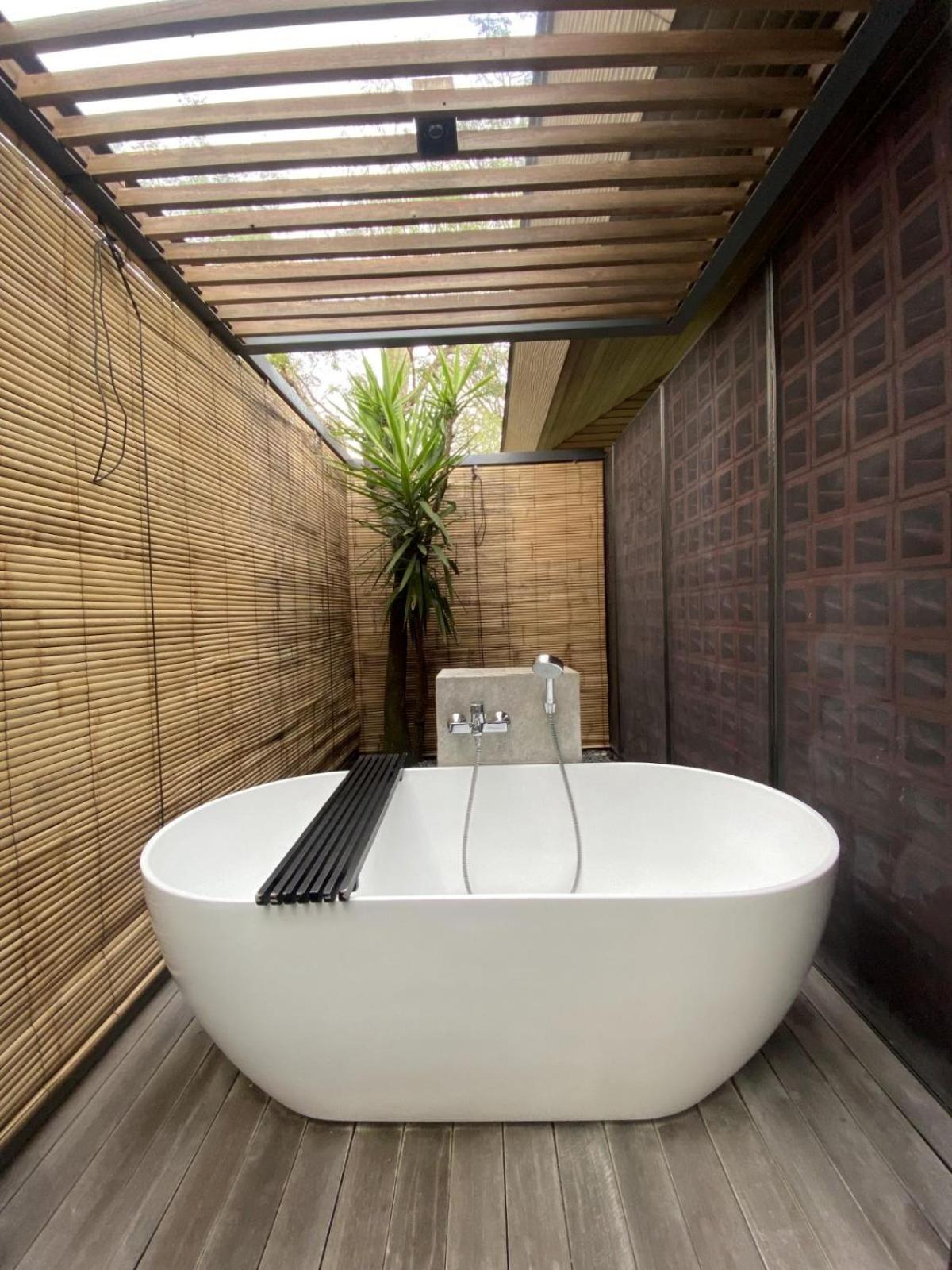 Djoglo Luxury Bungalow 17/44
