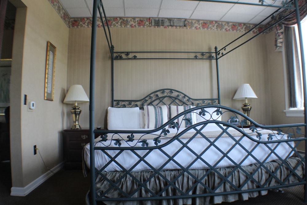 Waynebrook Inn Est 1865 15/73