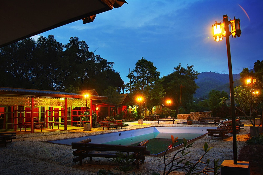 Areeya Phuree Resort 4/51