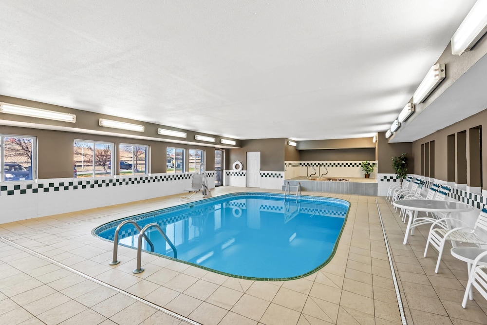 Quality Inn & Suites Des Moines Airport 23/50