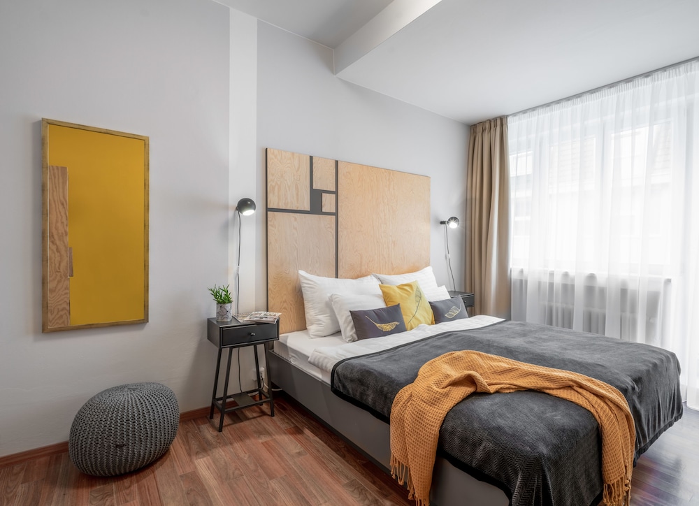 City Leaf Apartments by Adrez Living 3/20