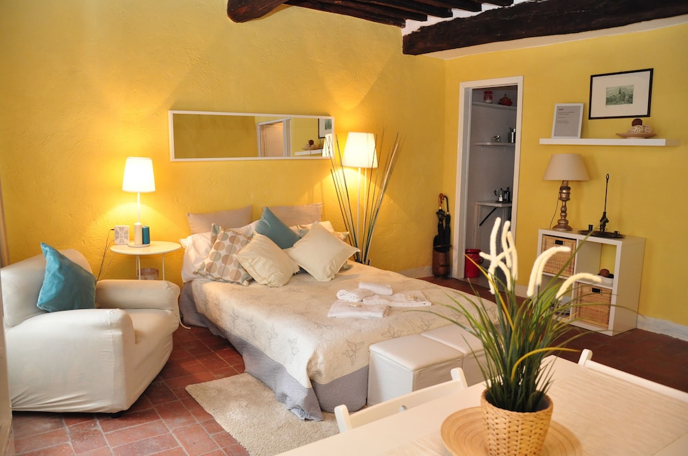Bed and Breakfast At Home Lucca 22/36