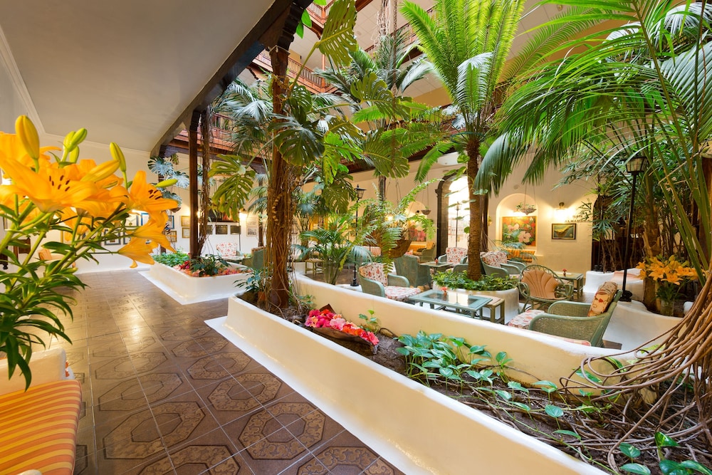 Monopol Hotel Tenerife 10/53