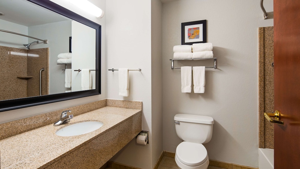 Best Western Plus Philadelphia-Choctaw Hotel and Suites 7/27