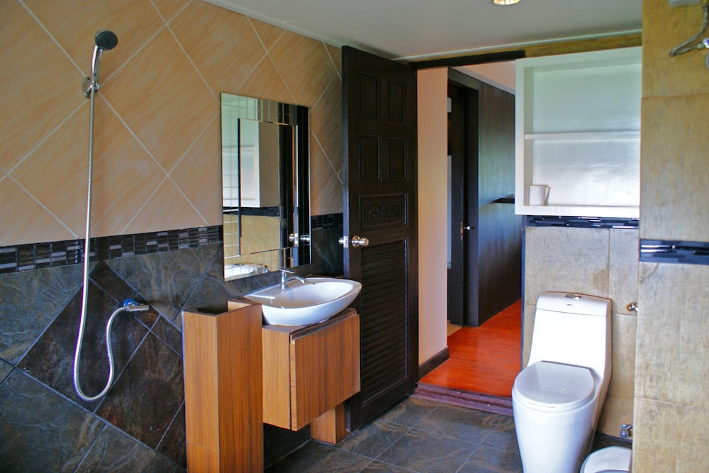 Victorian Samui Condominium 65/71