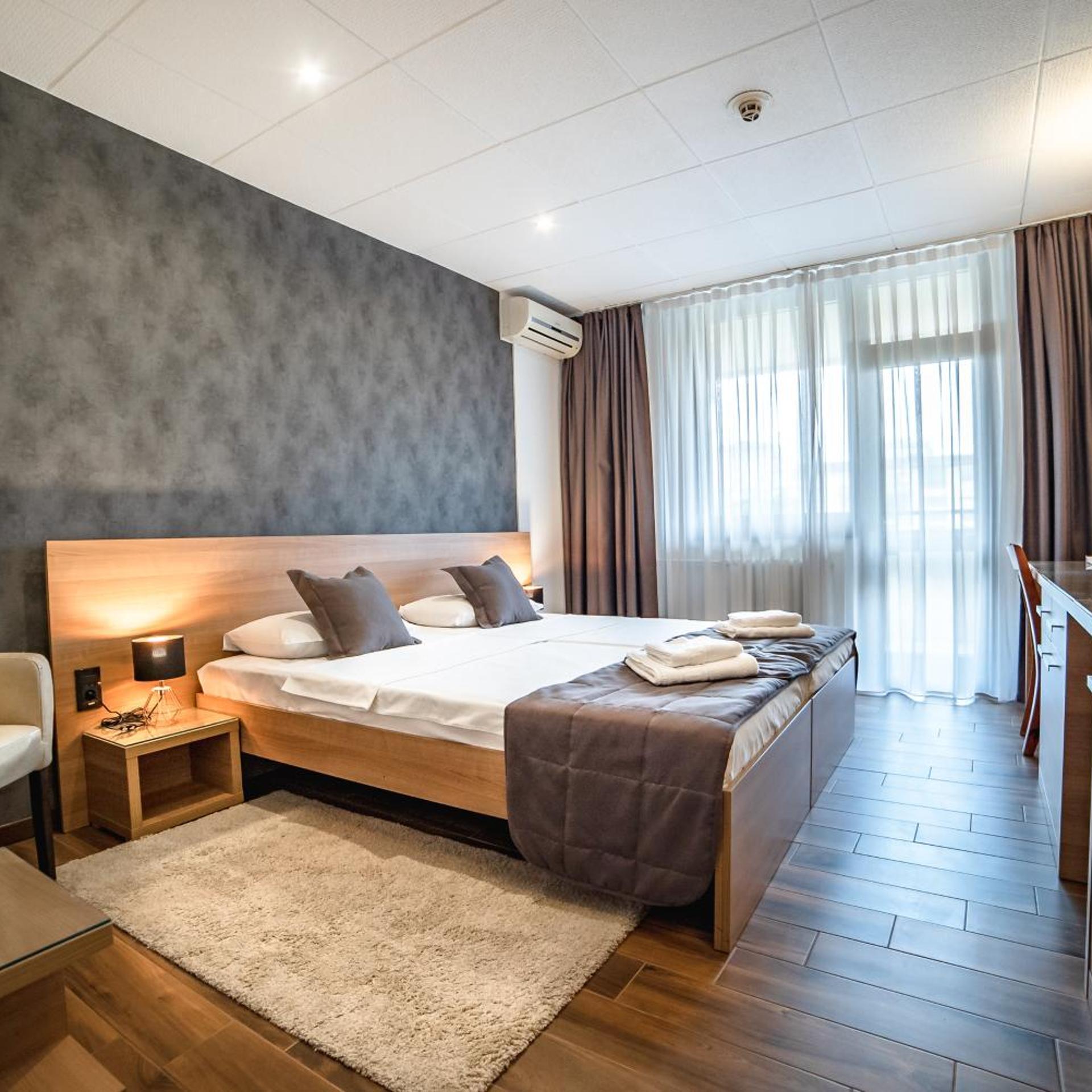 Novi Sad Hotel 9/54