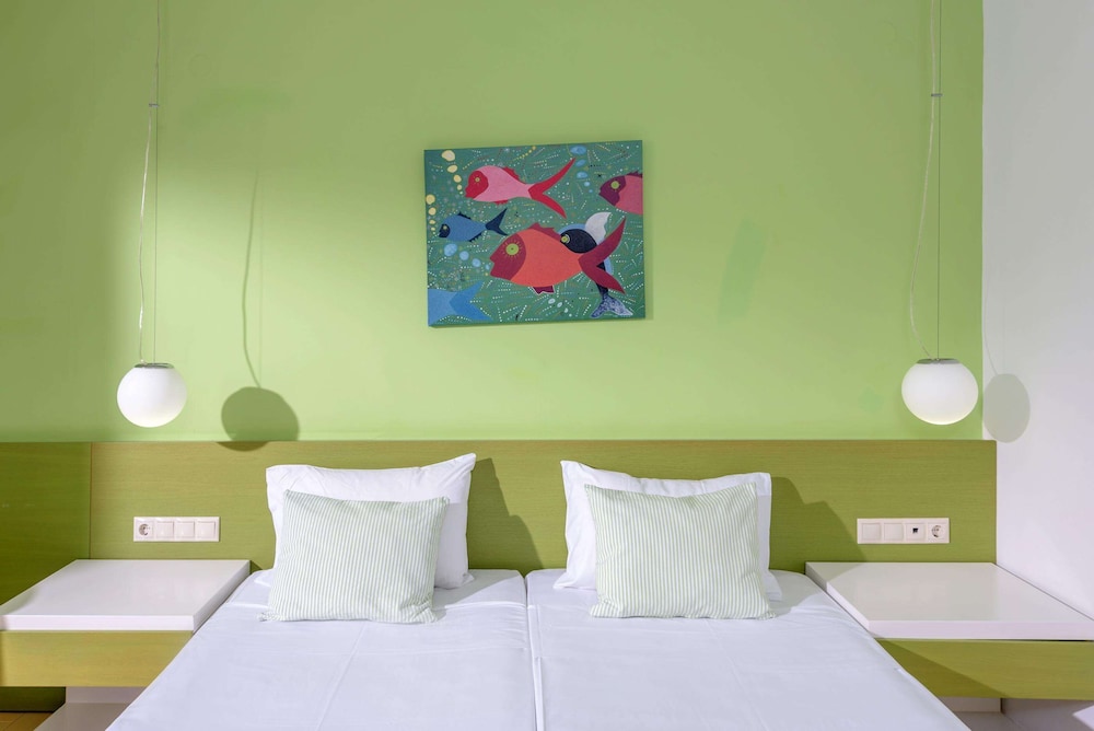 Zeus Hotels Palm Beach Hotel 29/63