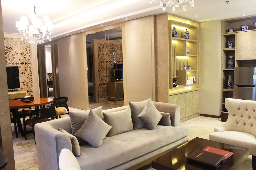 Wyndham Panbil Batam 82/105
