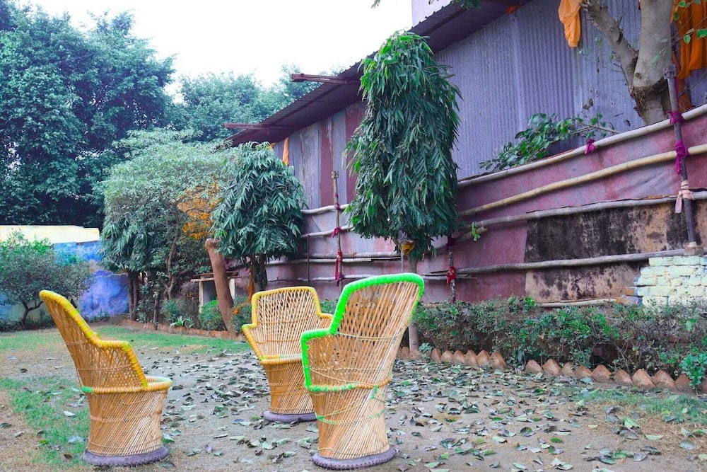 HOTEL AMBIKA PALACE 27/32