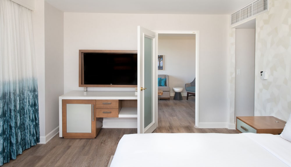 Renaissance Newport Beach Hotel 9/51