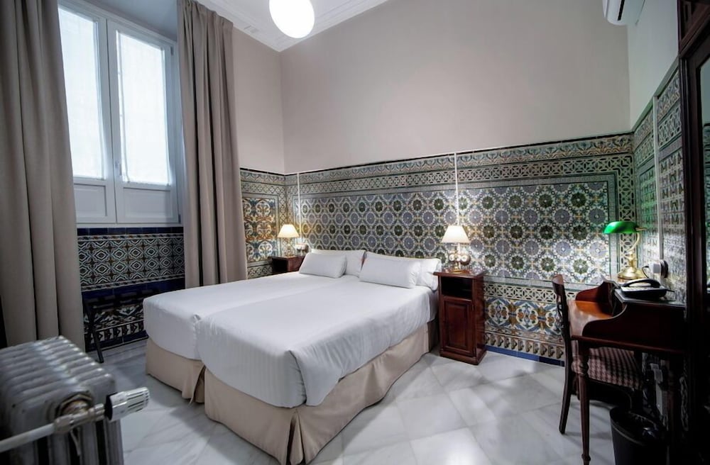 TRADITIONAL, DOUBLE BED