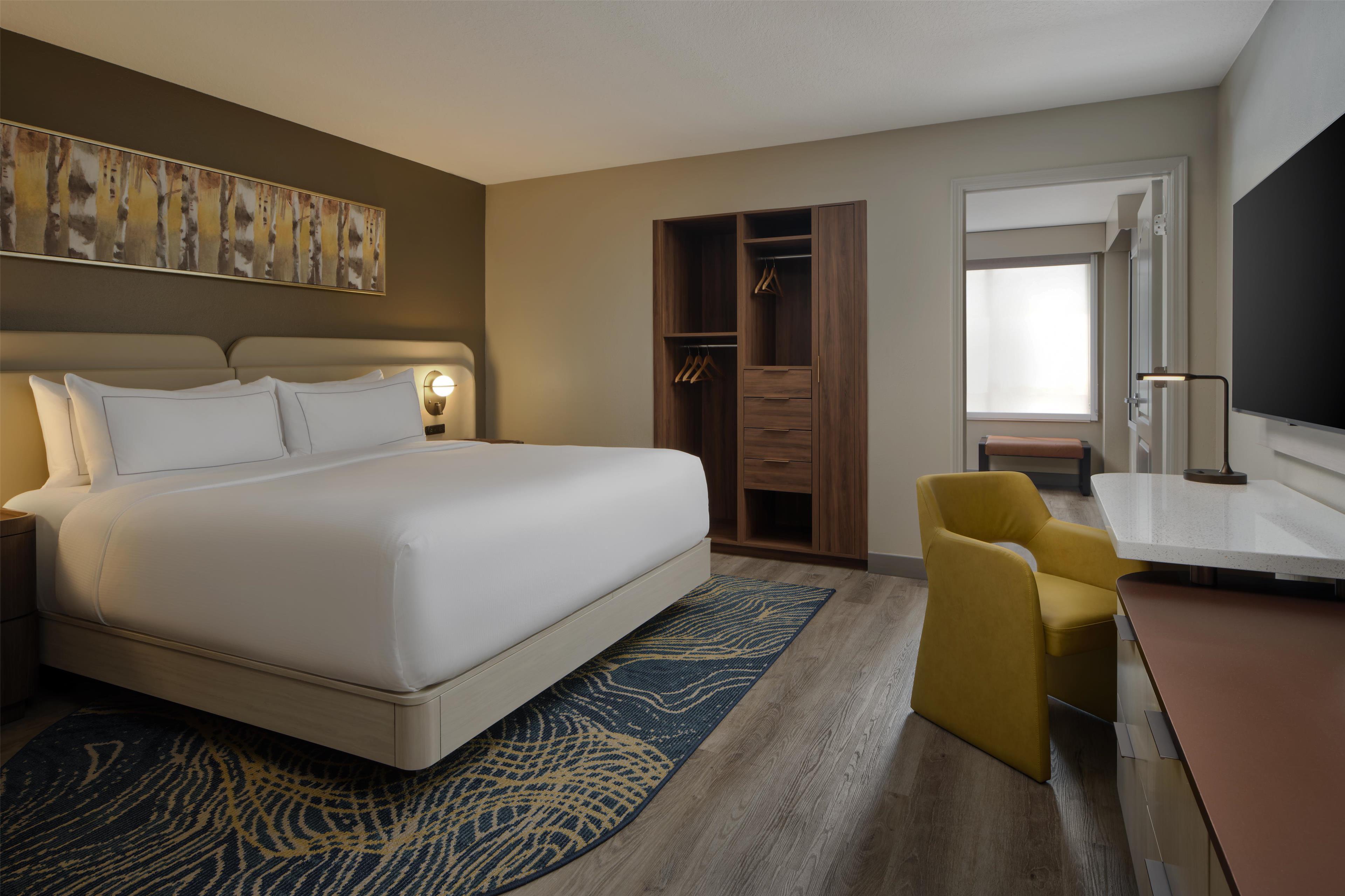 2 ROOMS, SUITE, KING BED, ACCESSIBLE