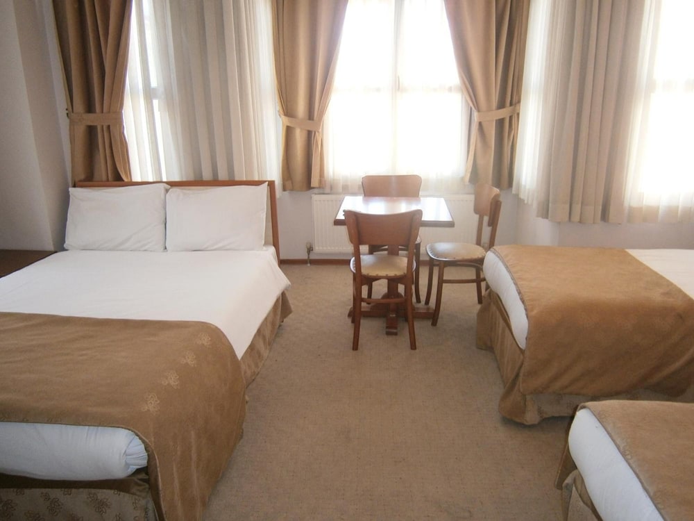 Hotel Nova 10/27