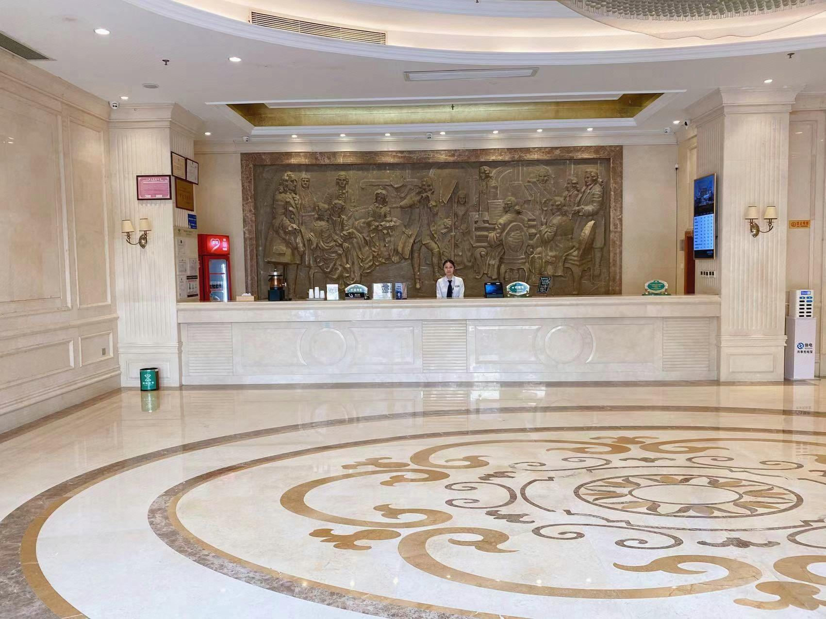 Vienna Hotel (Lingshui Center) 7/47