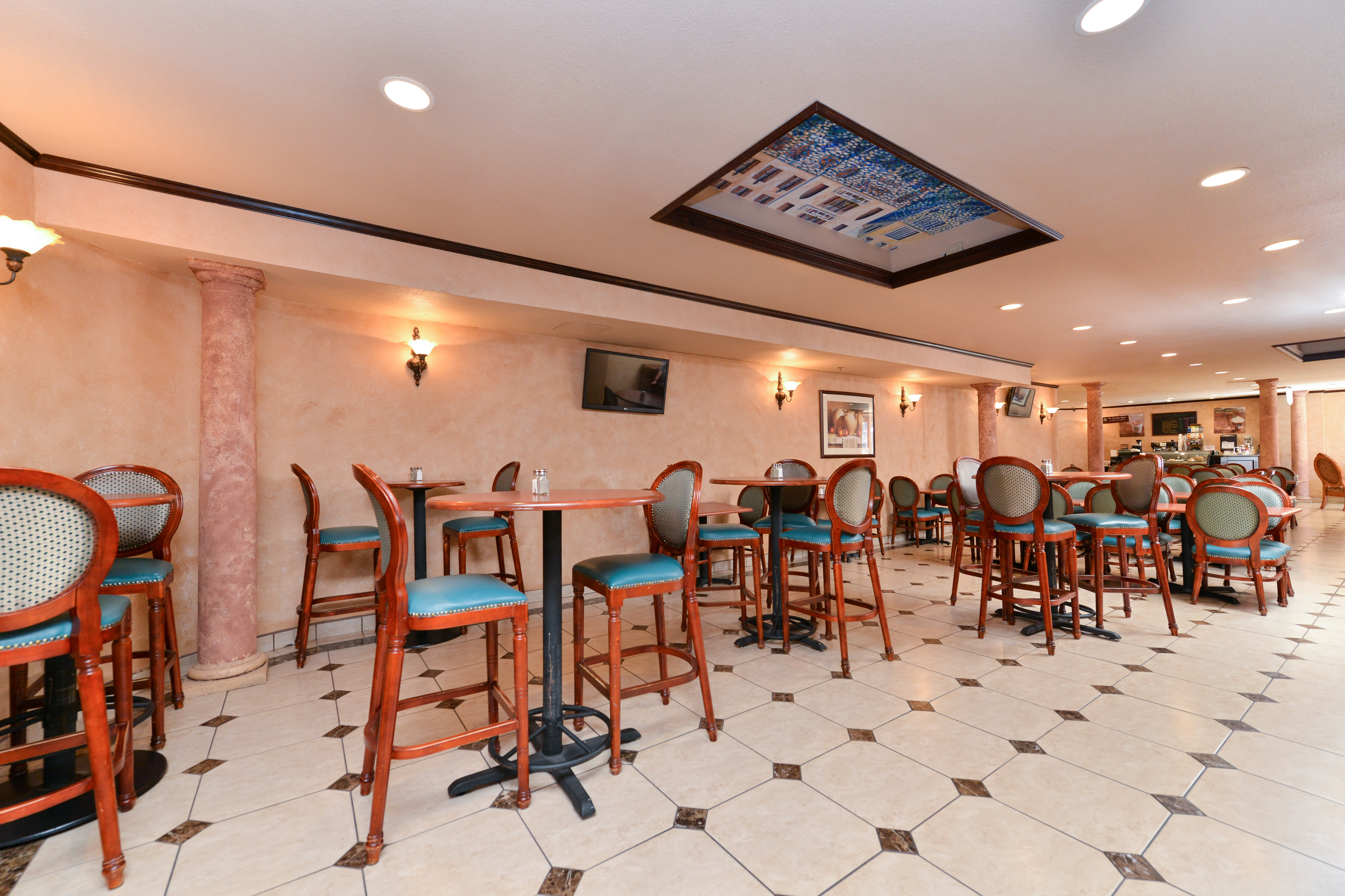 Holiday Inn Sacramento Rancho Cordova 54/77