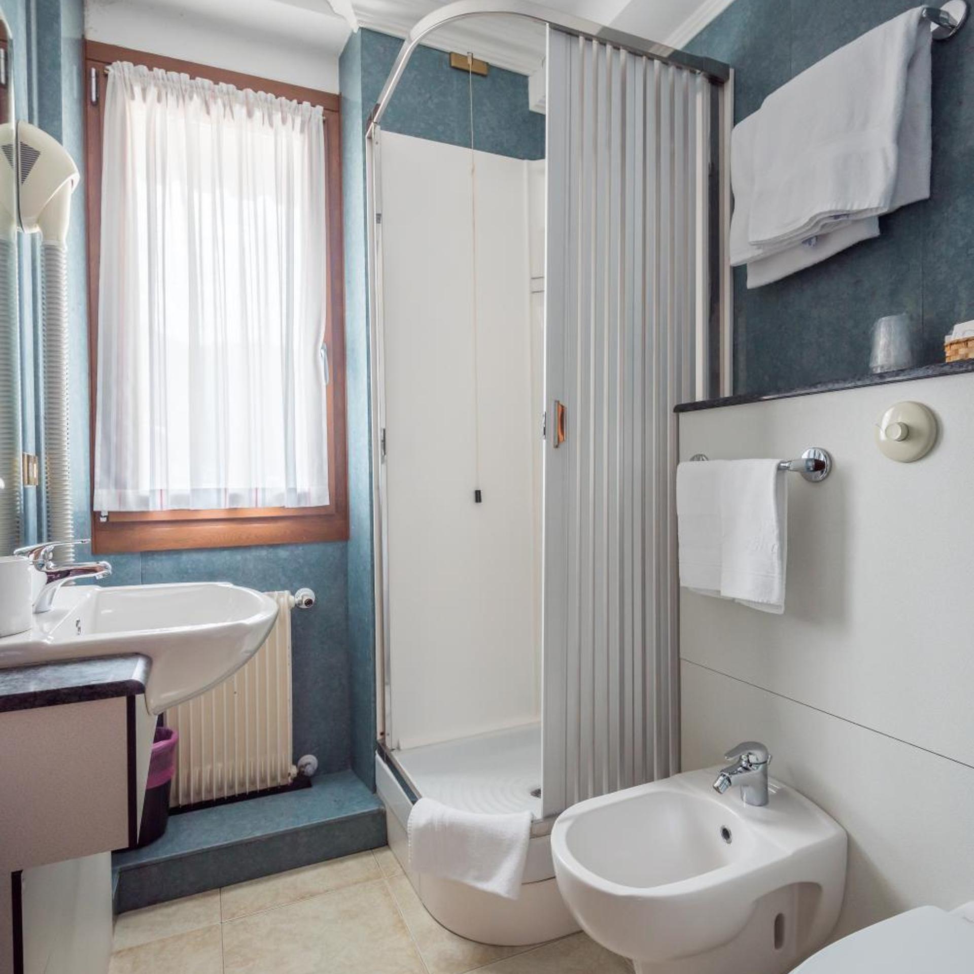 Hotel St. Raphael 50/53