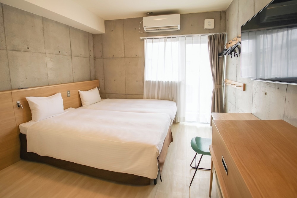 2 BEDROOMS, DESIGN, TWIN BEDS