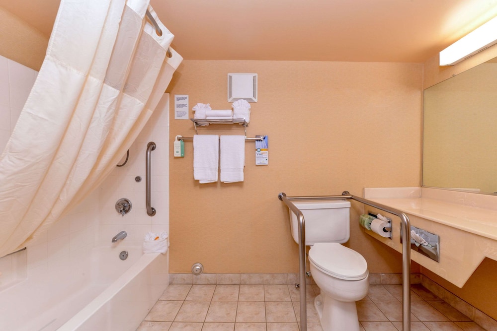 Quality Inn & Suites Walnut - City Of Industry 13/27