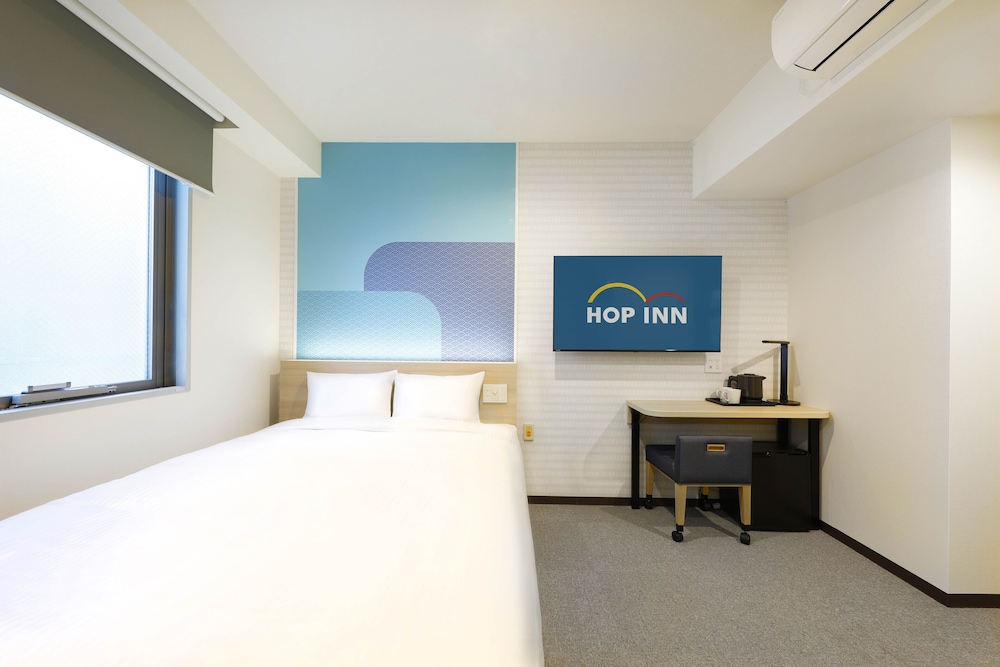 ROOM, DOUBLE BED