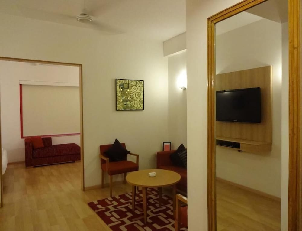 Red Fox Hotel Hitec City 22/33