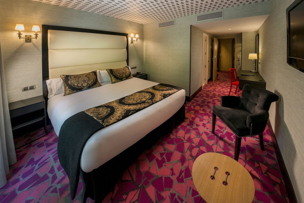 SUPERIOR, DOUBLE BED