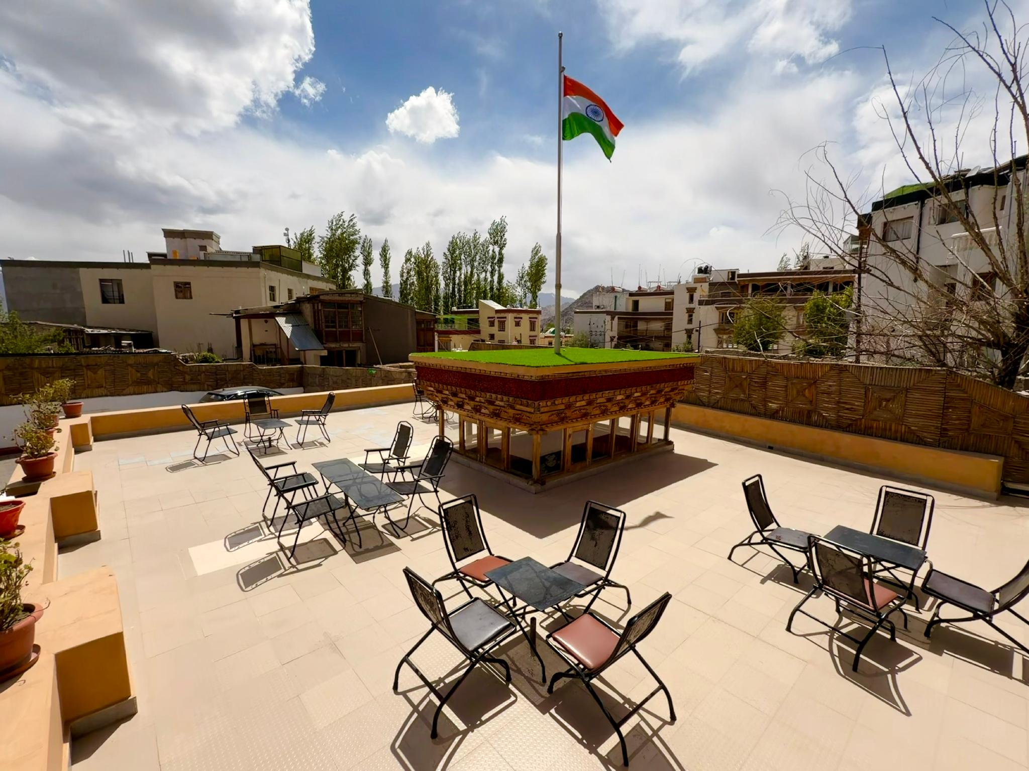 Hotel Spic N Span 35/40