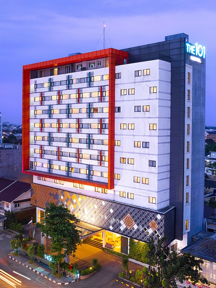 THE 1O1 PALEMBANG RAJAWALI 5/77