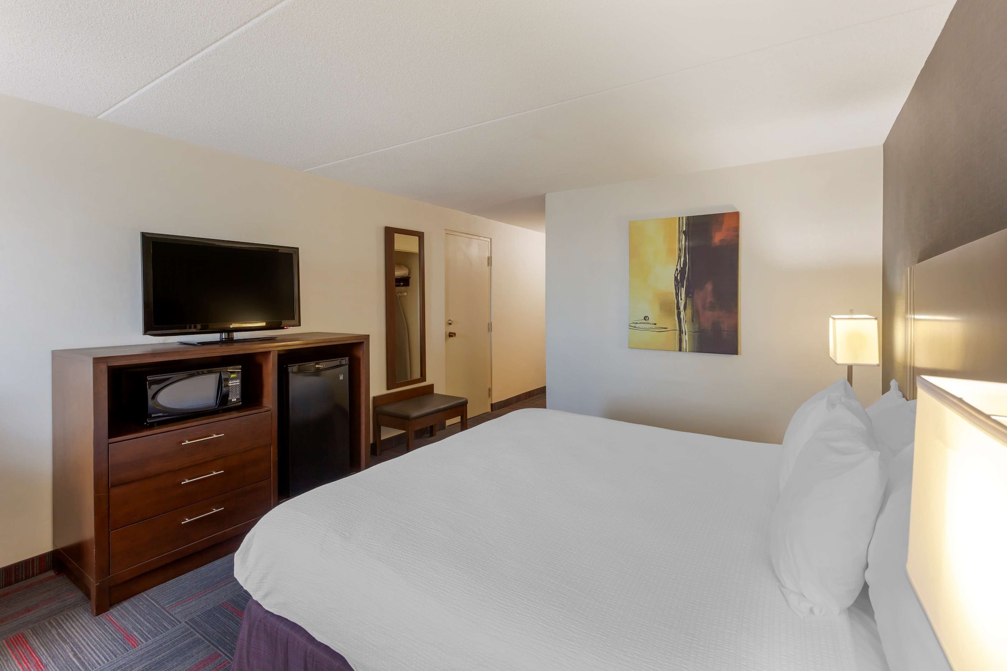 غرفة قياسية بسرير كوين، Best Western Plus Toronto Airport Hotel 7/10