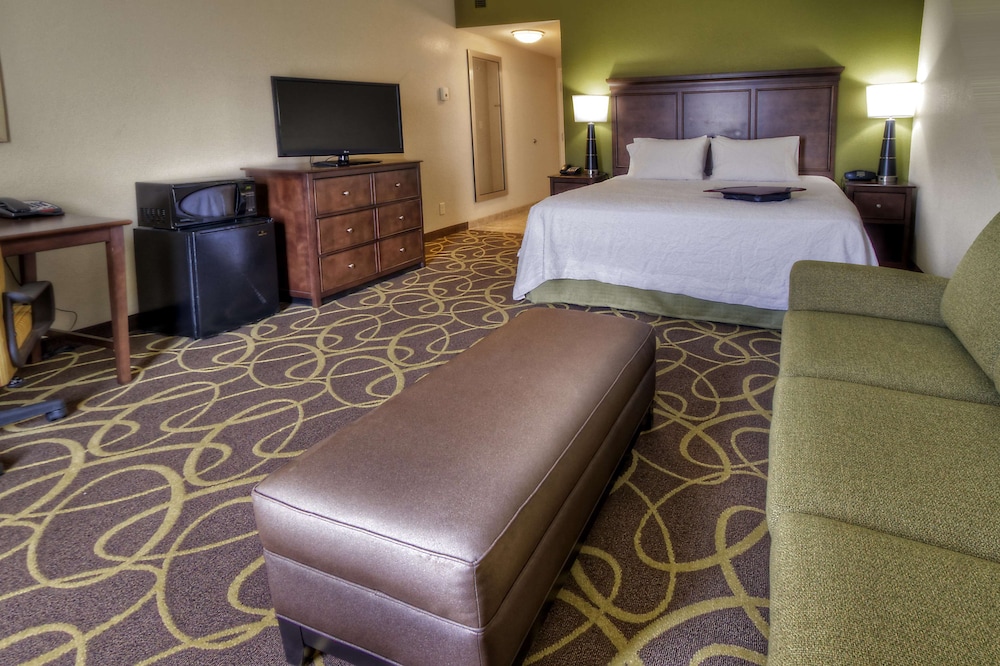 Hampton Inn And Suites Rochester/Henrietta 18/60