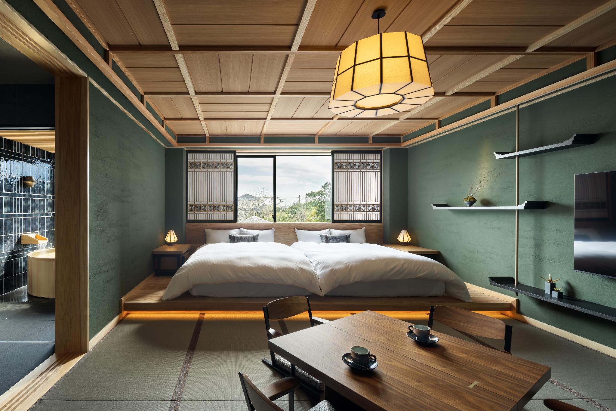Bathtub, Main Building