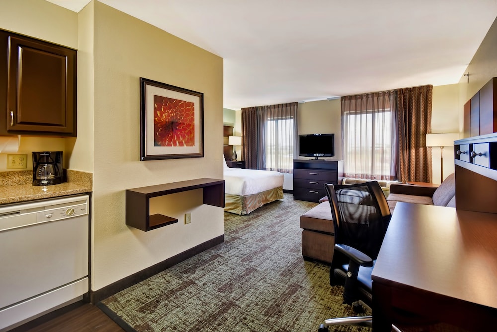 Staybridge Suites Middleton/Madison-West 40/49