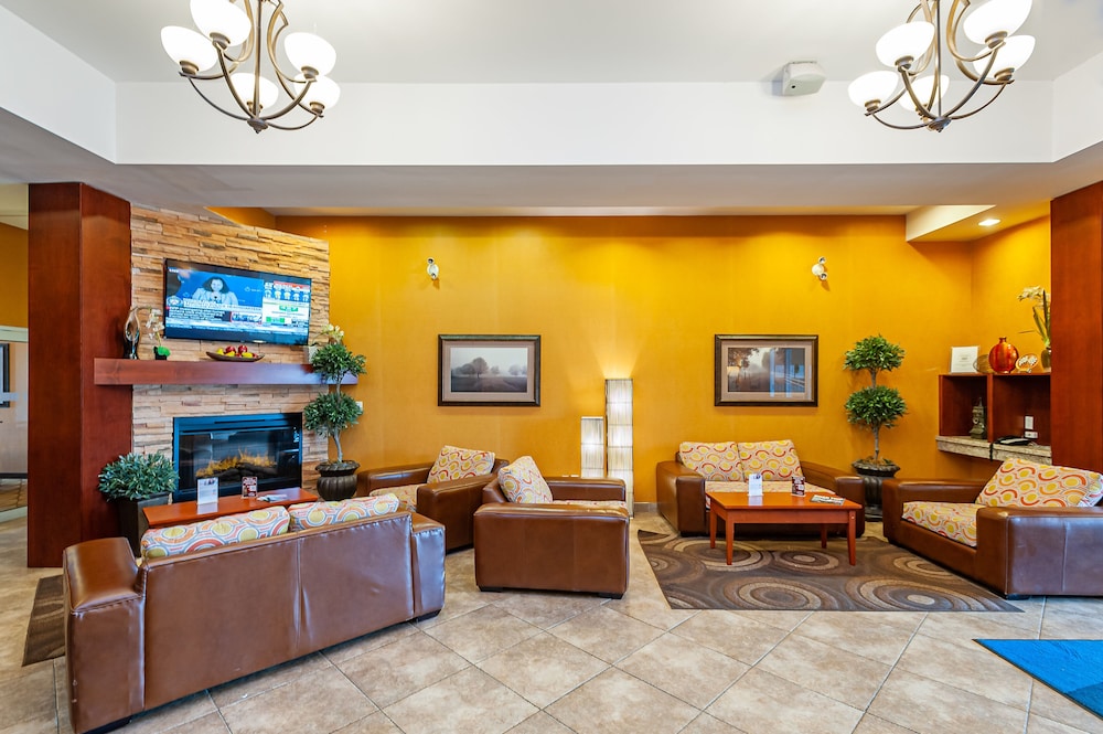 Holiday Inn Express Hotel Suites Clarington Bowmanville 50/70