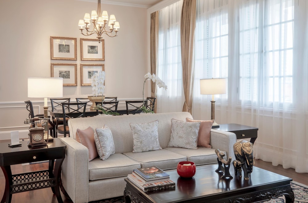 Raffles Hotel Le Royal 54/78