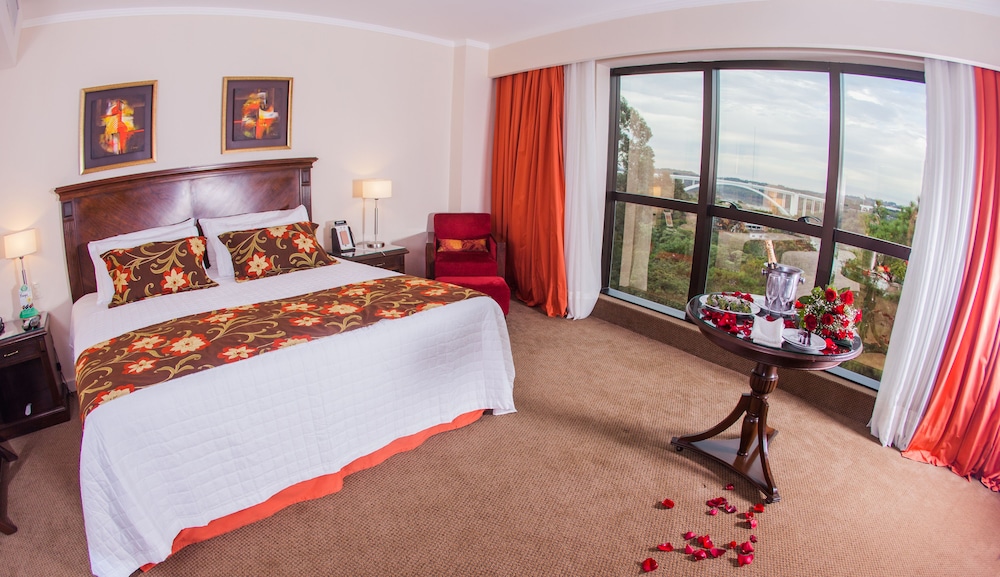 Hotel Casino Acaray 27/65