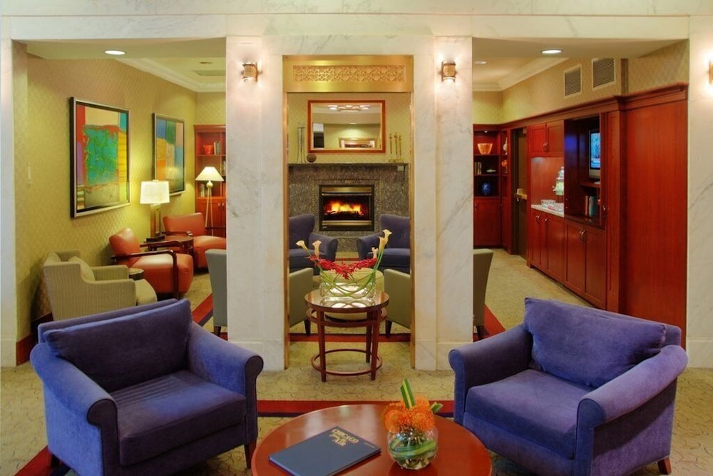 River Hotel 32/43