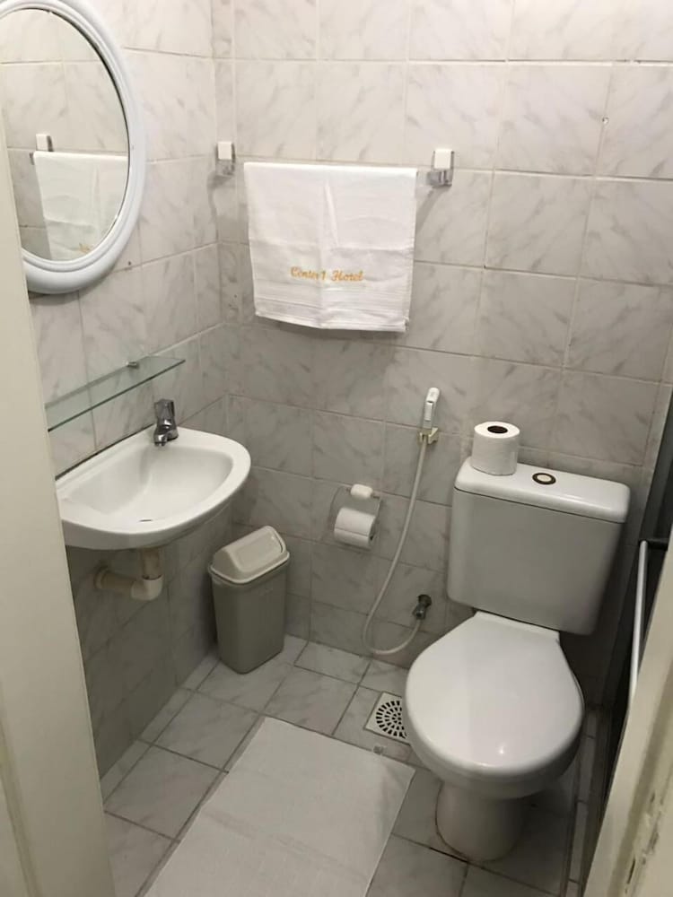 Center 1 Hotel 49/50