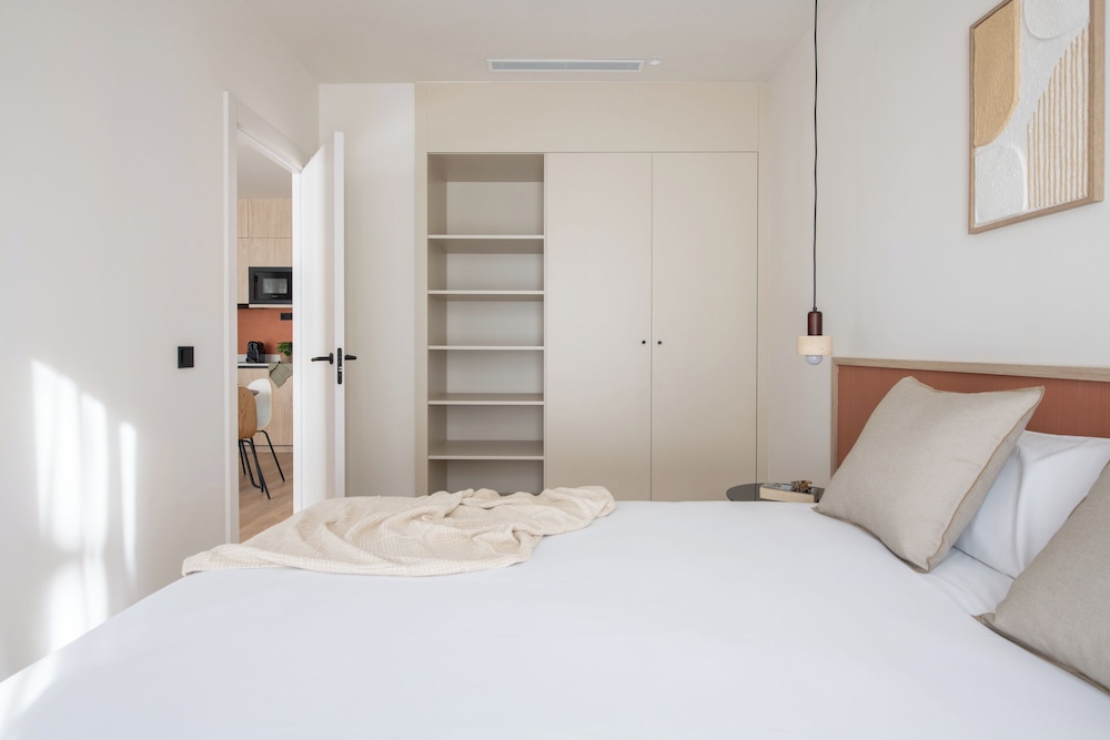 Libere Seville Plaza Nueva 24/68