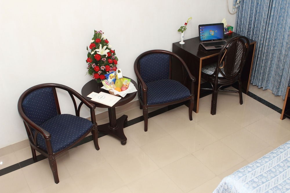 Hotel Aristocrat Inn 28/51