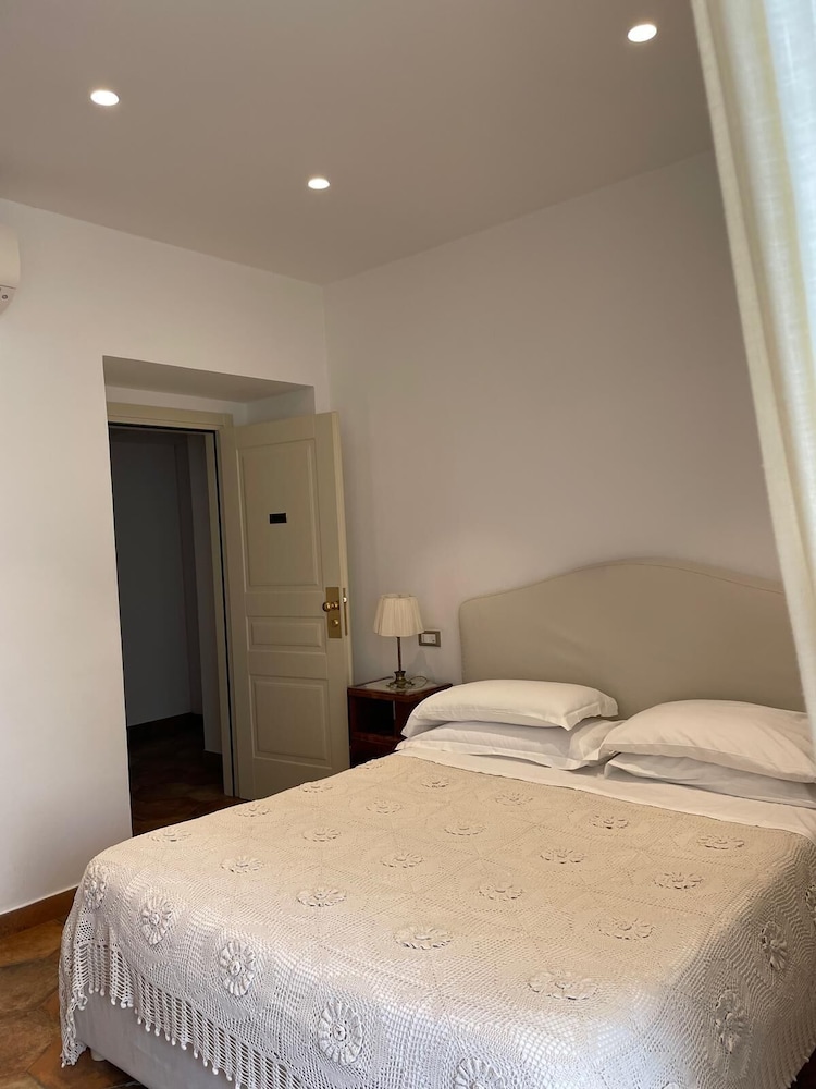 Superior, Queen Bed, Balcony or Window, Residenza Il Campanile 6/10