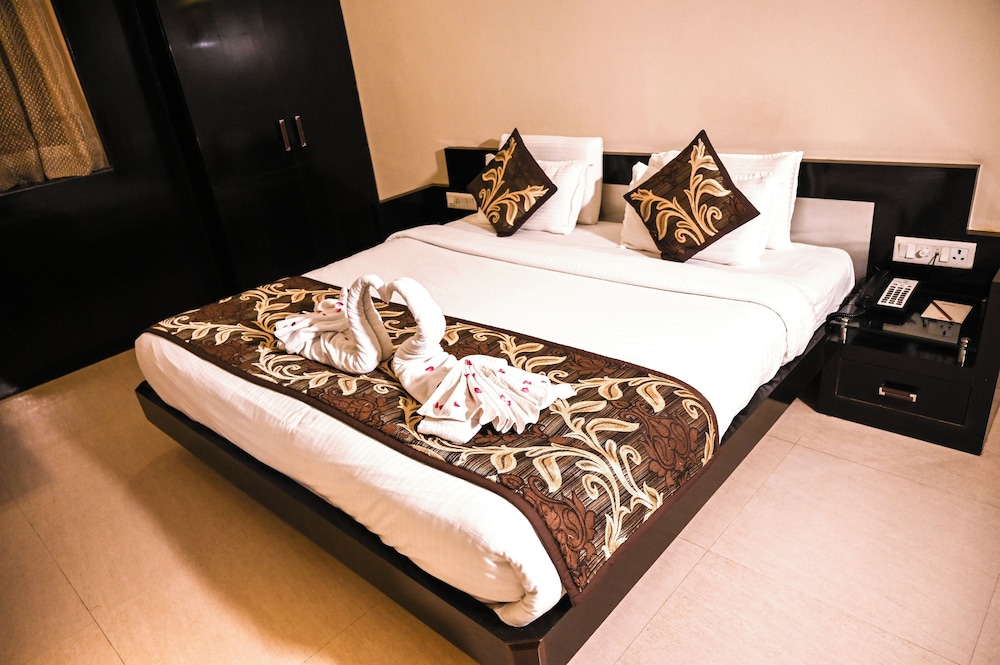 HOTEL RAVISHA CONTINENTAL 14/21